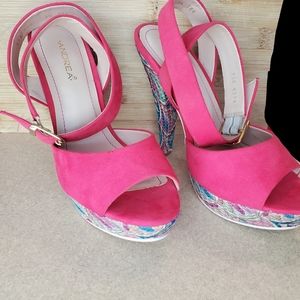 Hot Pink Andrea Heels/sandal with straps!